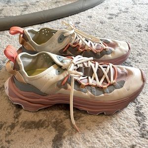 Sorel kinetic sneakers